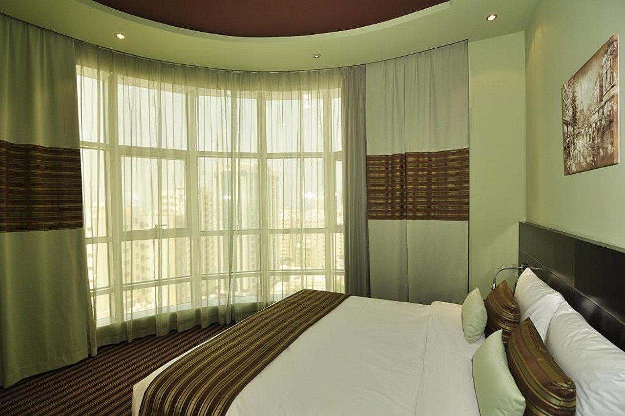 Aldar Hotel Sardzsa Kültér fotó