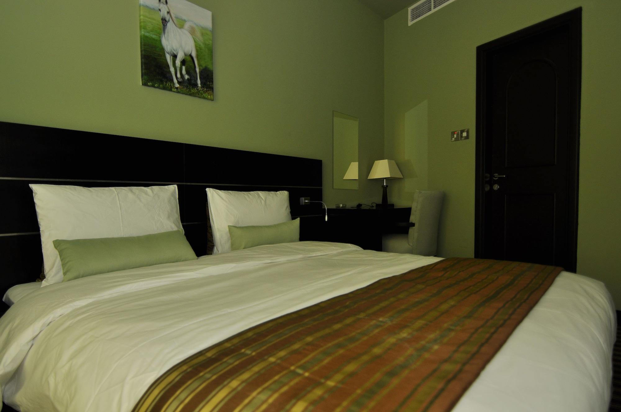 Aldar Hotel Sardzsa Kültér fotó