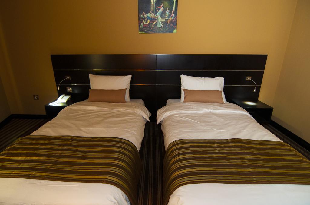 Aldar Hotel Sardzsa Szoba fotó