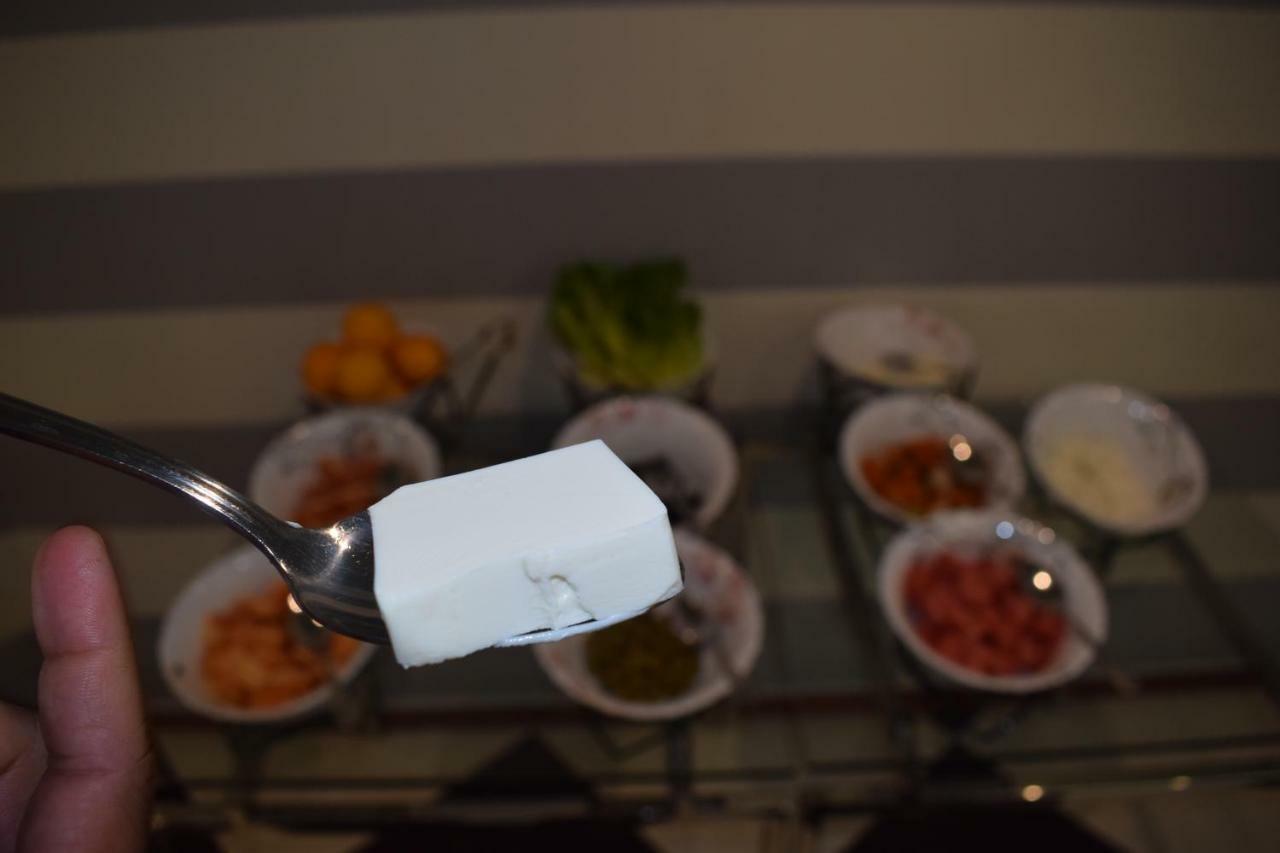 Aldar Hotel Sardzsa Kültér fotó
